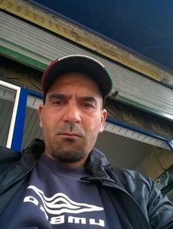 Farid's profile, a single 51-year-old a man in Tizi Ouzou