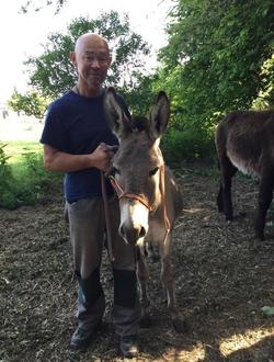 Claude's profile, a single 72-year-old a man in Tubize