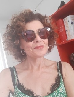 Zinnia's profile, a single 72-year-old a woman in Vienne