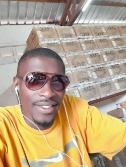Wanceslas's profile, a single 41-year-old a man in Port-Gentil