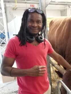 Akouete's profile, a single 35-year-old a man in Bastogne