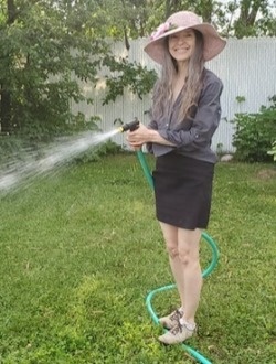 Lorraine's profile, a single 66-year-old a woman in Laval