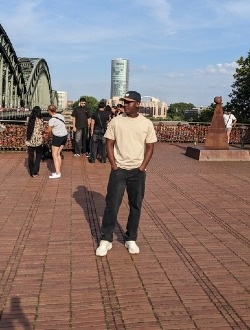 profile picture 0