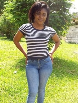 Danielle's profile, a single 30-year-old a woman in Douala