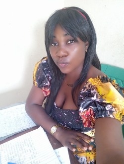 Andrea Vergara's profile, a single 35-year-old a woman in Douala