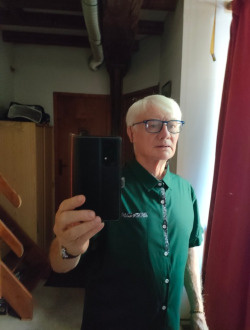 profile picture 0