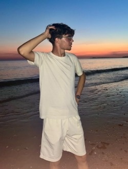 Zanfirache's profile, a single 18-year-old a man in Loudéac