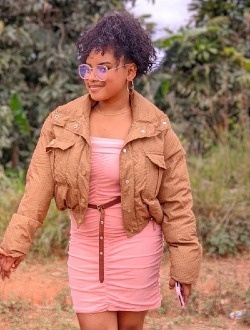 Françia's profile, a single 23-year-old a woman in Antananarivo