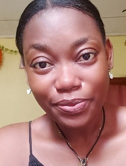 Dwina's profile, a single 37-year-old a woman in Douala