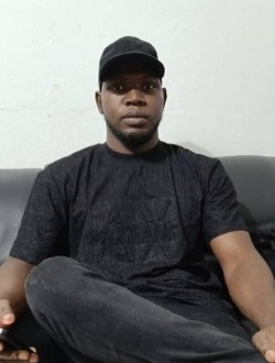 Emile's profile, a single 28-year-old a man in Lomé