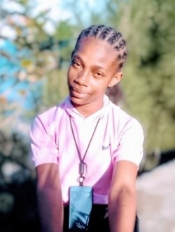 Luciana's profile, a single 21-year-old a woman in Antalaha