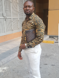 Emmanuel's profile, a single 35-year-old a man in Douala