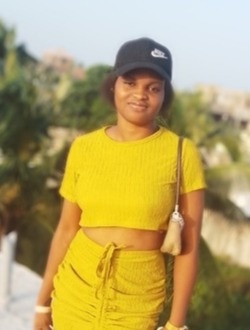 Stéphanie's profile, a single 19-year-old a woman in Lomé