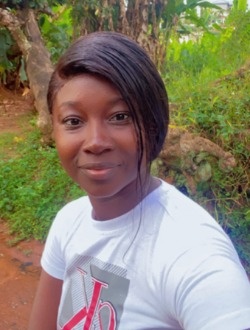 Simone Paule's profile, a single 34-year-old a woman in Yaoundé