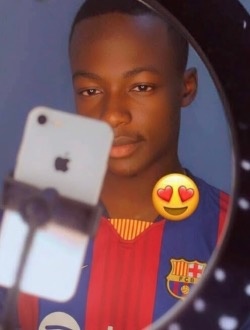 Mell's profile, a single 22-year-old a man in Yaoundé