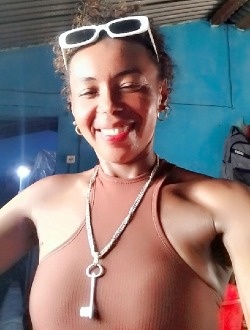 Zandry's profile, a single 44-year-old a woman in Aborano