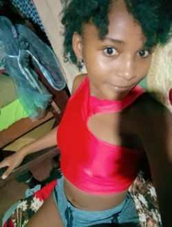 Mariana's profile, a single 24-year-old a woman in Nosy-Be