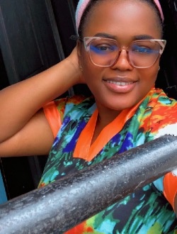 Claire's profile, a single 26-year-old a woman in Douala