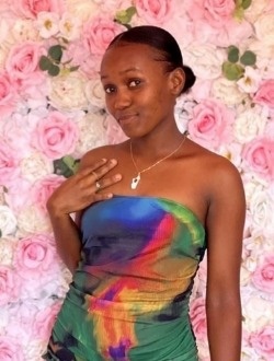 Sisca's profile, a single 22-year-old a woman in 67 Ha