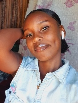 Joella's profile, a single 22-year-old a woman in Nosy-Be