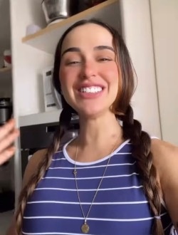 Angela, 34 ans de Adrian