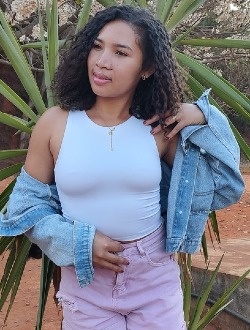 Vilianah's profile, a single 22-year-old a woman in Antananarivo