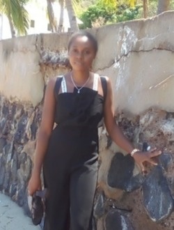 Tina's profile, a single 32-year-old a woman in Antsiranana