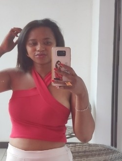 Fernanda's profile, a single 25-year-old a woman in 1ER Arrondissement