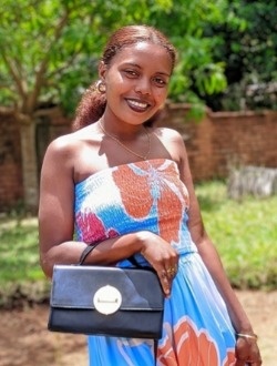 Sandrica's profile, a single 21-year-old a woman in Sambava