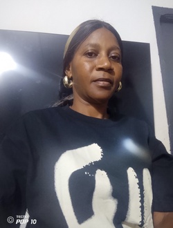 Angèle's profile, a single 42-year-old a woman in Abidjan