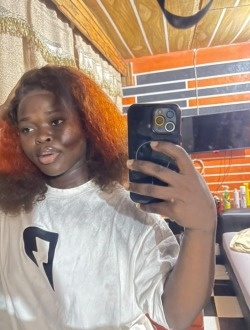 Emma's profile, a single 24-year-old a woman in Abidjan