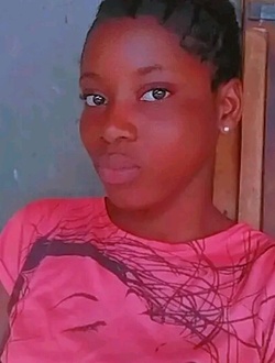 Claire's profile, a single 19-year-old a woman in Ablogamé