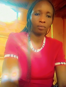 Alicia's profile, a single 37-year-old a woman in 1200 Logements