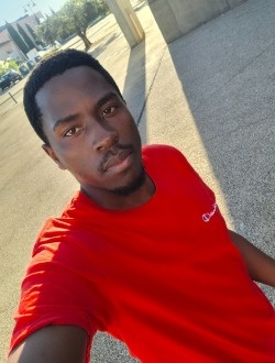 Redan's profile, a single 24-year-old a man in Paris