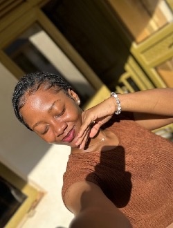 Harmonie's profile, a single 22-year-old a woman in Kinshasa