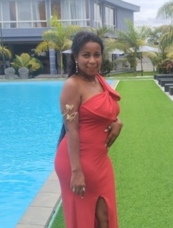 Mariana's profile, a single 40-year-old a woman in 1ER Arrondissement