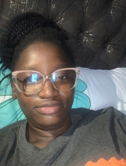 Clarence's profile, a single 21-year-old a woman in Yaoundé