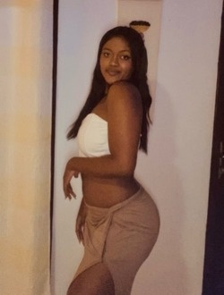 Luanaa's profile, a single 21-year-old a woman in Alarobia-Antanamalaza