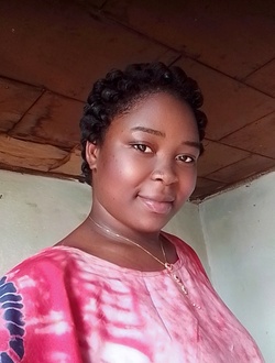 Loïse's profile, a single 25-year-old a woman in Bell