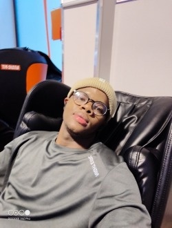 Doura's profile, a single 23-year-old a man in Paris