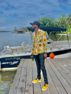 Curtis's profile, a single 35-year-old a man in Cocody