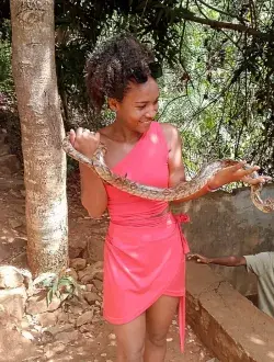 Marina's profile, a single 24-year-old a woman in Nosy-Be