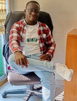 Eli's profile, a single 34-year-old a man in Abidjan