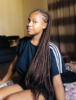 Mayra's profile, a single 20-year-old a woman in 1ER Arrondissement