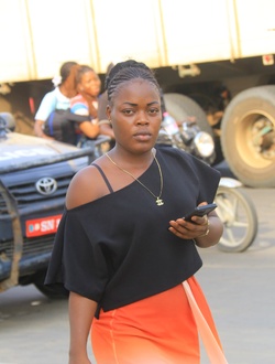 Natacha's profile, a single 27-year-old a woman in Douala