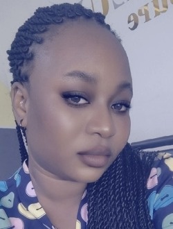 Flore's profile, a single 32-year-old a woman in Lomé