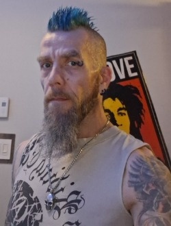 Martin's profile, a single 50-year-old a man in Sherbrooke