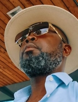 Bertrand's profile, a single 50-year-old a man in Paris