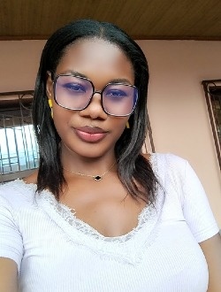 Laure's profile, a single 34-year-old a woman in Yaoundé