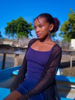 Estelle's profile, a single 25-year-old a woman in 1ER Arrondissement